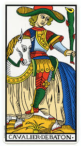 Comprendre la signification des couleurs – le symbolisme du Tarot 10 cavalier baston